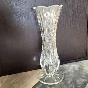 St. George Vintage Lead Crystal Bud Vace